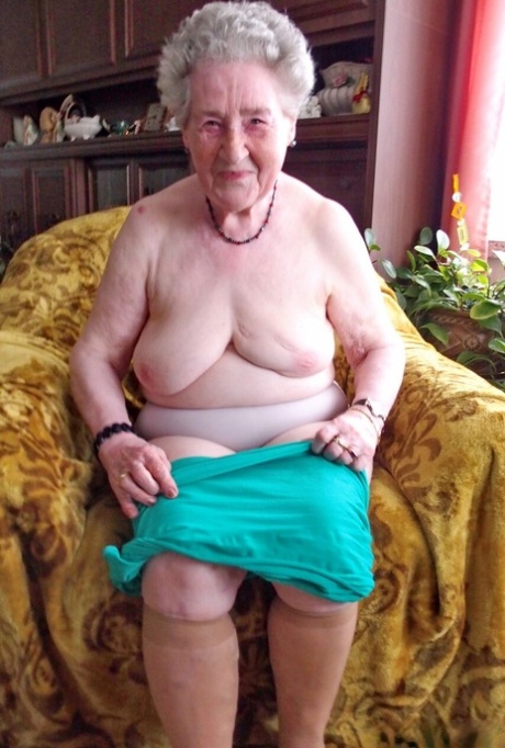 Amateur-Oma beste nackten fotos