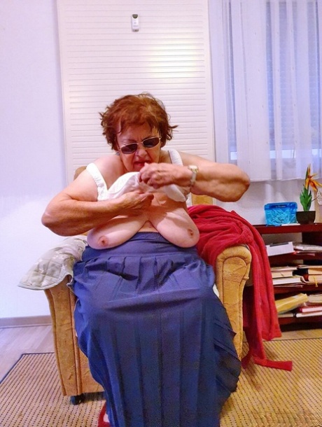 tetas enormes sexy archivo