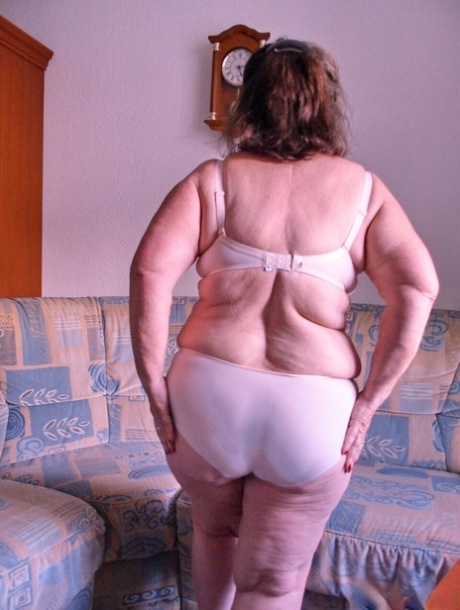thick granny adult picture