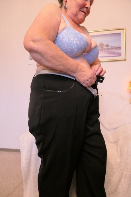 brunette bedstemor sex erotisk pic