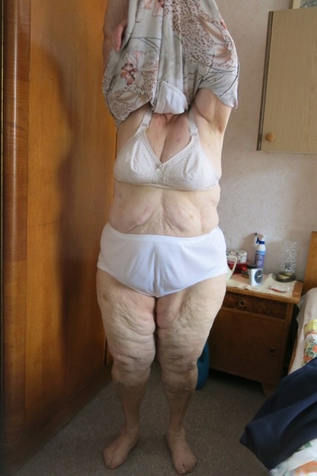 chubby granny free nude galleries