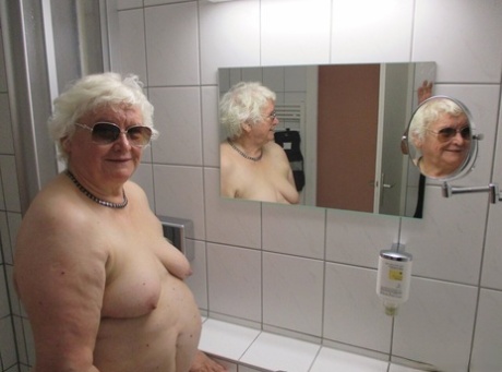 old fat granny porn pic