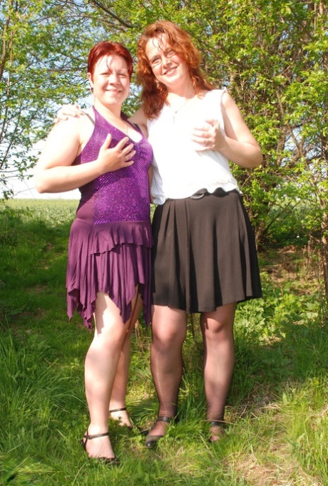 chubby skirt free naked pics