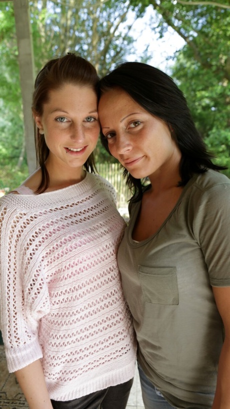 amateur outdoor sexy naked photo