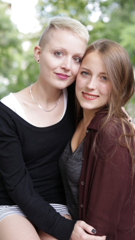girl on girl hot naked pics