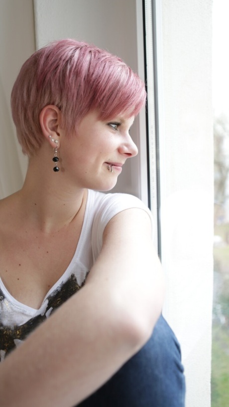 pink hair beautiful naked image