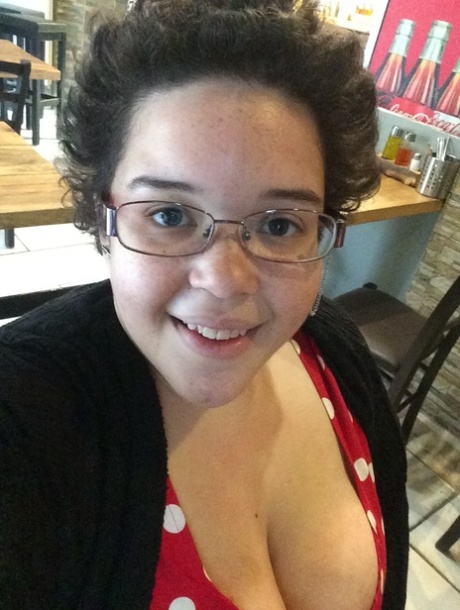 chubby cleavage exclusive photos