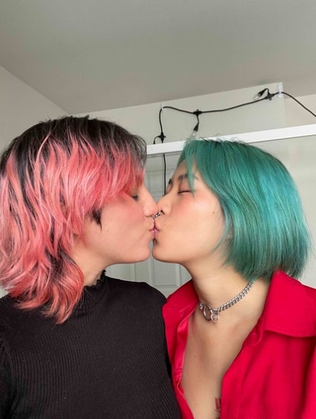 redhead lesbian free porn galleries
