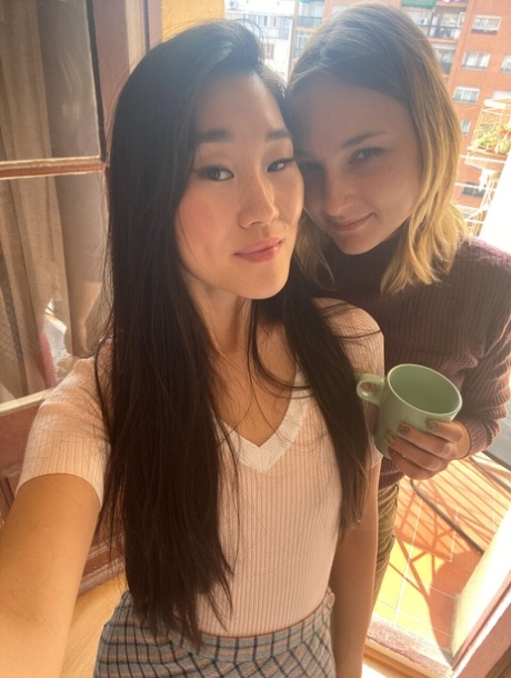 asiatische Lesben porno top foto