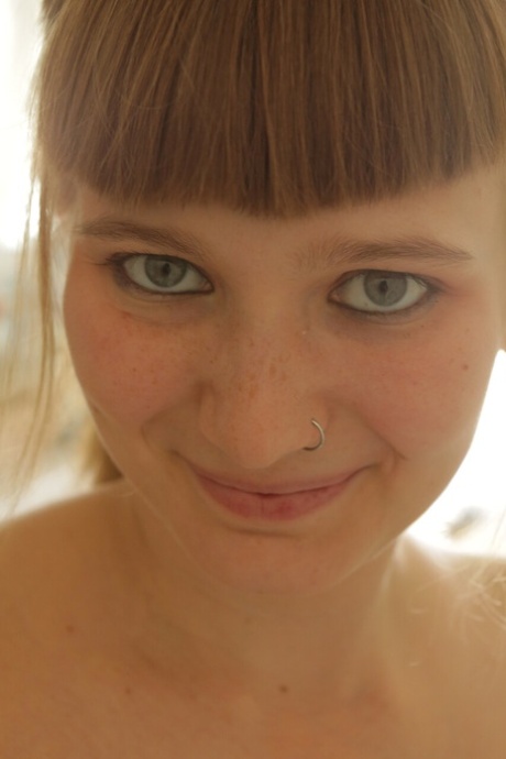 chica de ébano bastante libre imágenes