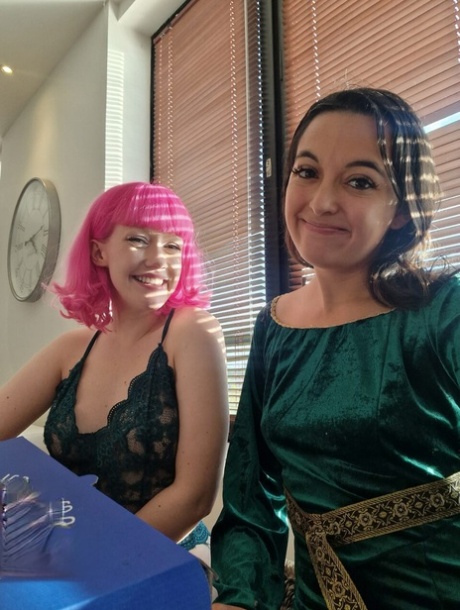 pink hair free pics
