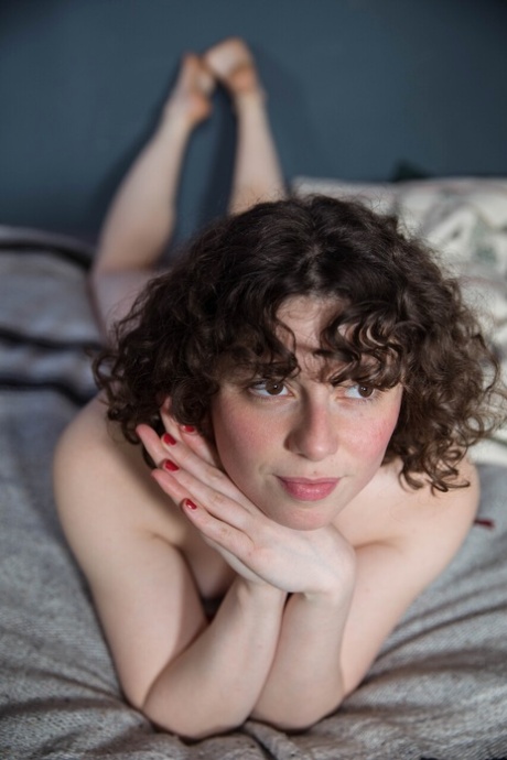 average women sexy nude picture