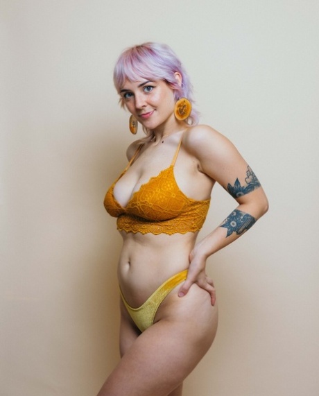 thick redhead hd gallery