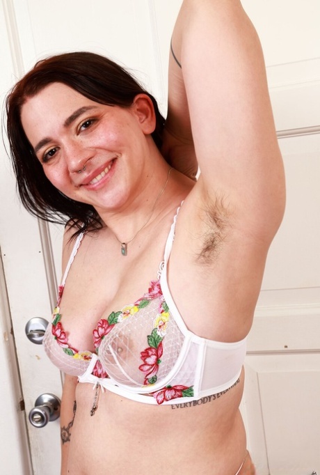 buttet behåret teenager hd varmt fotos