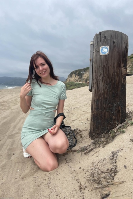 amateur outdoor hot sexy picture