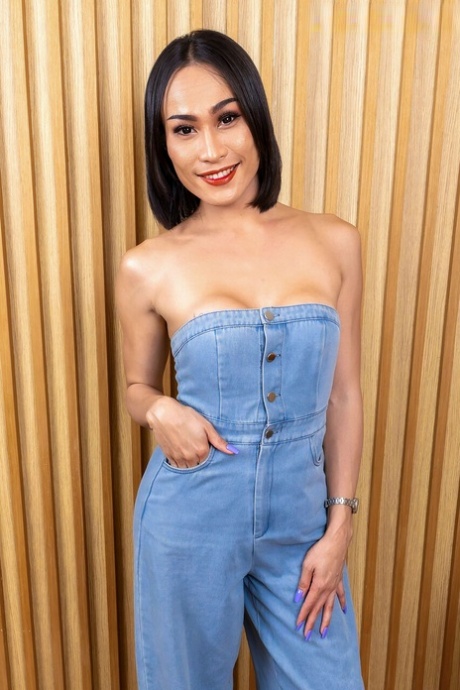 shemale jeans porn img