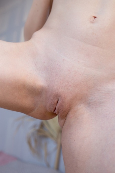 magere brunette erotisch XXX afbeelding
