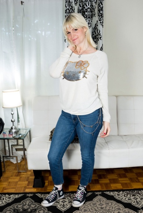 shemale jeans naked picture