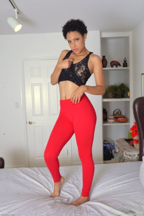 ebony yoga pants free porn images