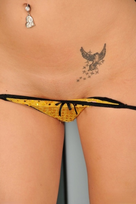 coño afeitado y apretado hermosa exclusiva foto