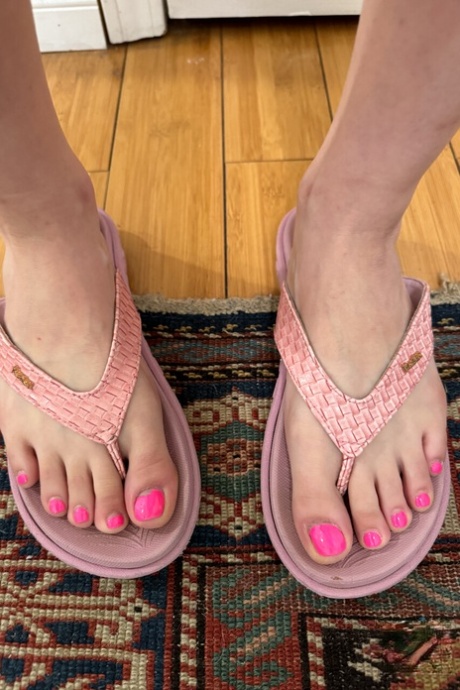 big feet art naked pictures