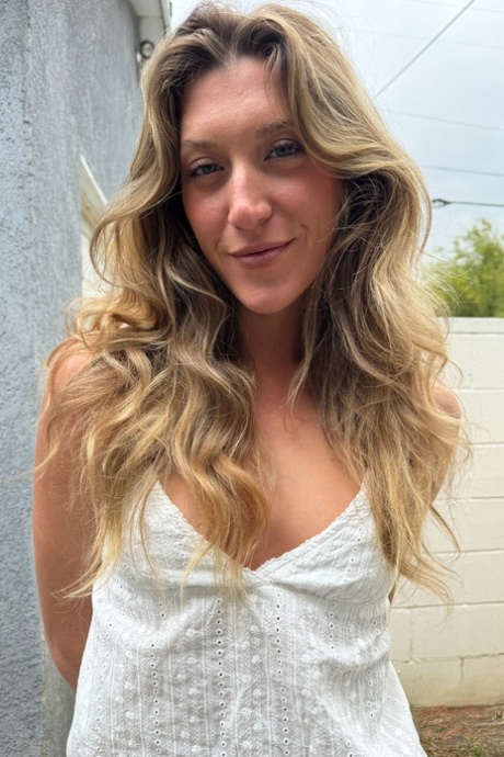 amateur outdoor beautiful nude photos