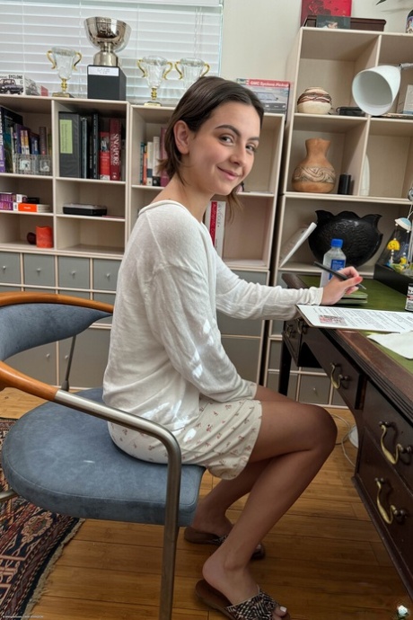 Giovane dilettante caldo gratuito img