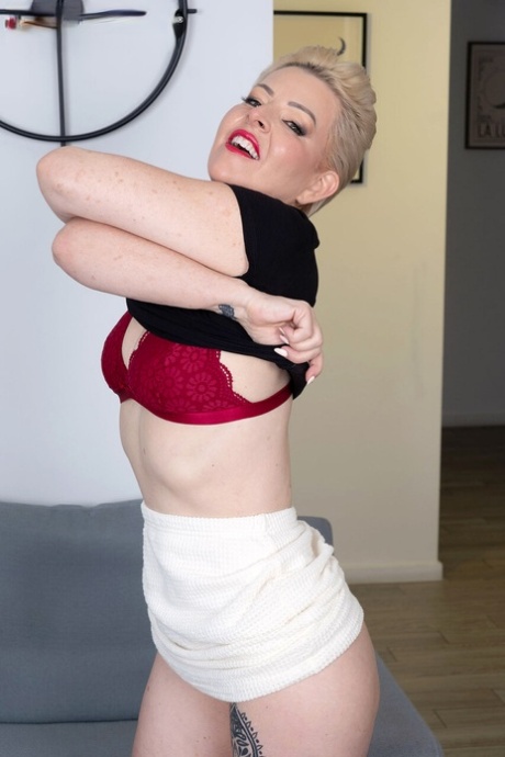 granny undressing free xxx images