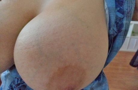 Sindy Huga star naked gallery
