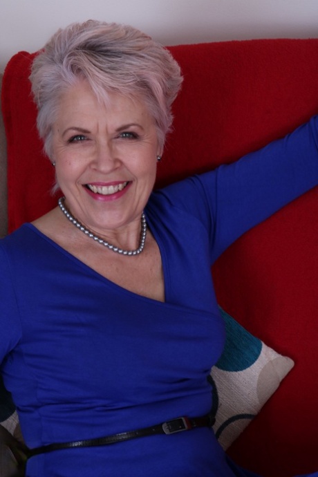 abuela mayor de 70 años hermosa desnuda imagen