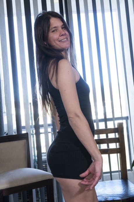 chlupatá brunetka exkluzivní porno sbírka