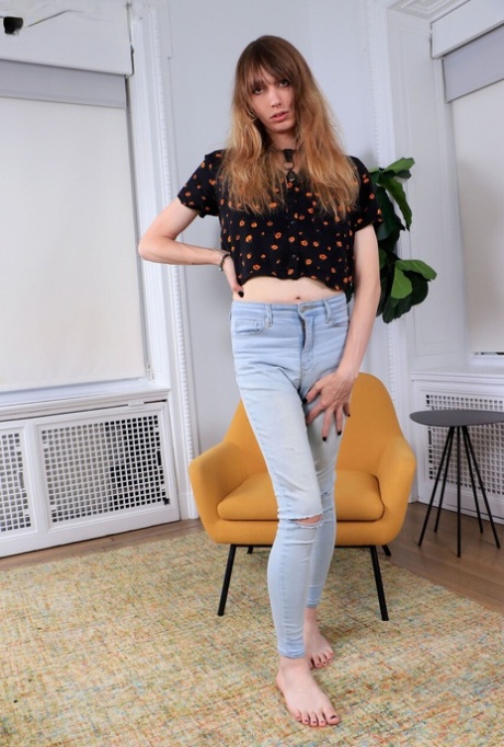 shemale jeans sexy photo