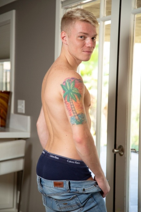 gay ass naked pics