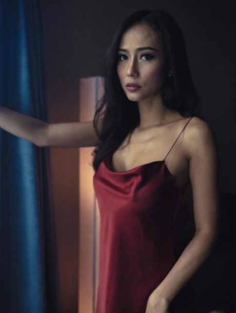 tall asian sexy naked photo
