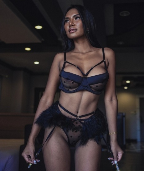 thajská milfka akty galerie