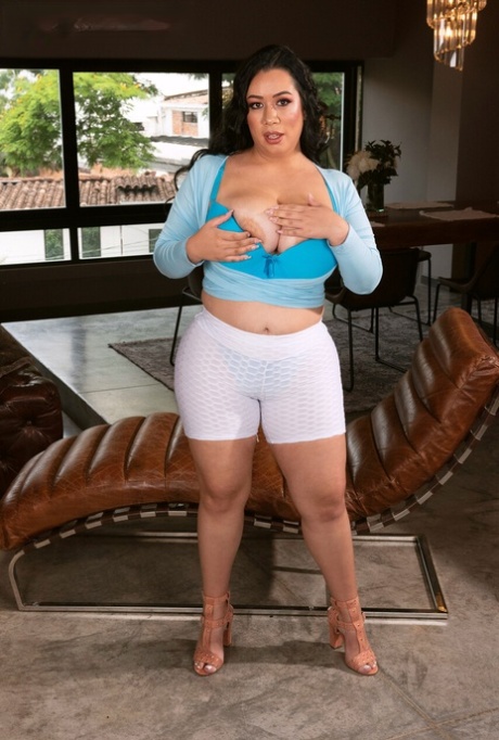 thick latina hot porn photos
