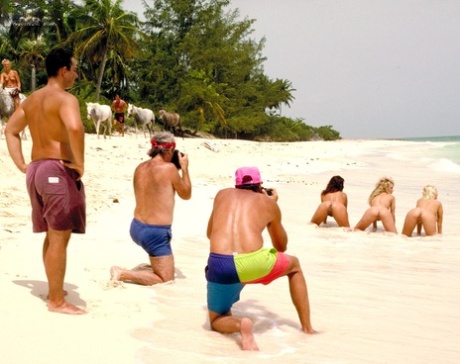 spiaggia con grandi tette xxx gratis immagini