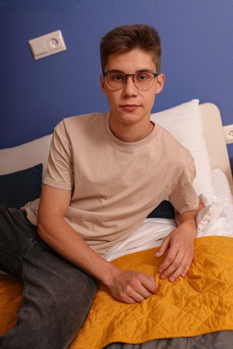 skinny gay free naked pic