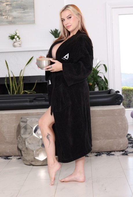 přírodní blondýnka akty zdarma fotografie