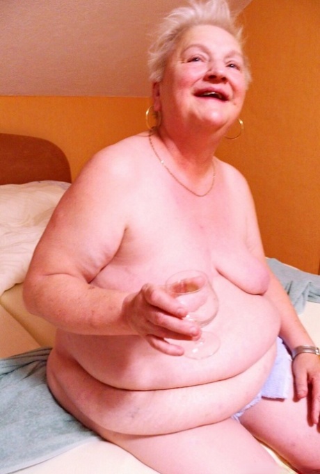 wrinkled granny art porn photo