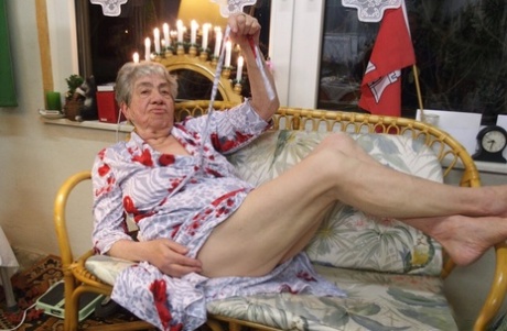 wrinkled granny naked galleries