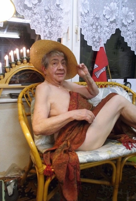 granny slut beautiful naked images