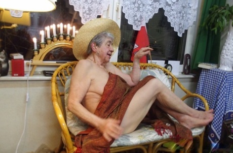 granny nudes images