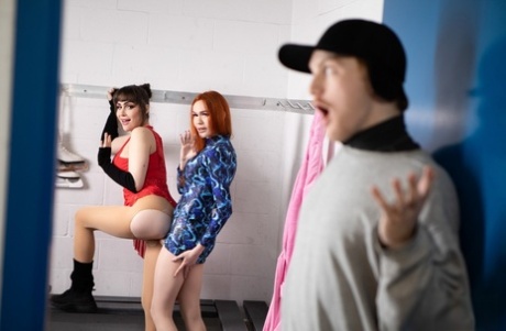ニューハーフが女性に ポルノグラフィック 写真