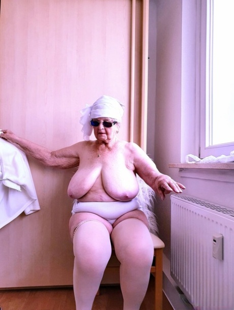 vrásčitá babička pornografický exkluzivní img