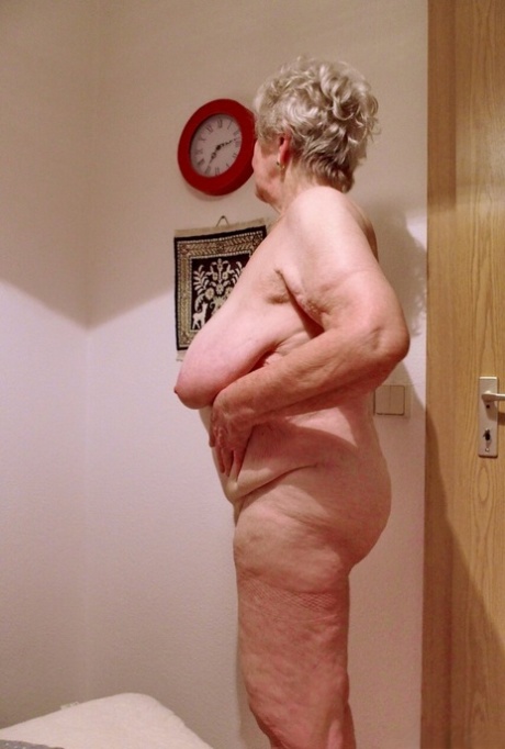 chubby gilf nude picture