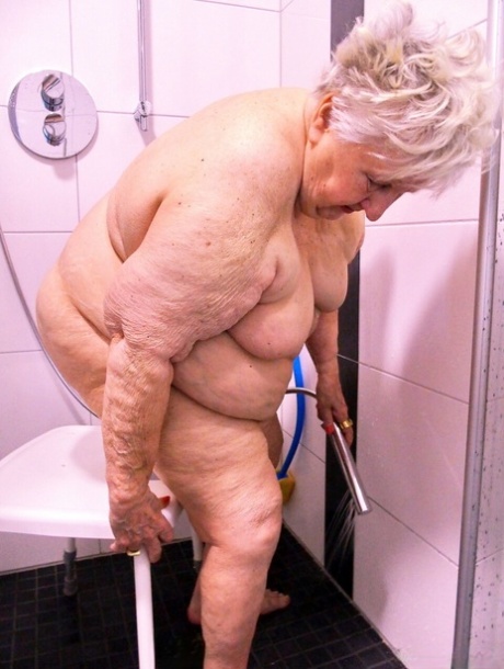 mormor över 70 vacker pornografisk foto