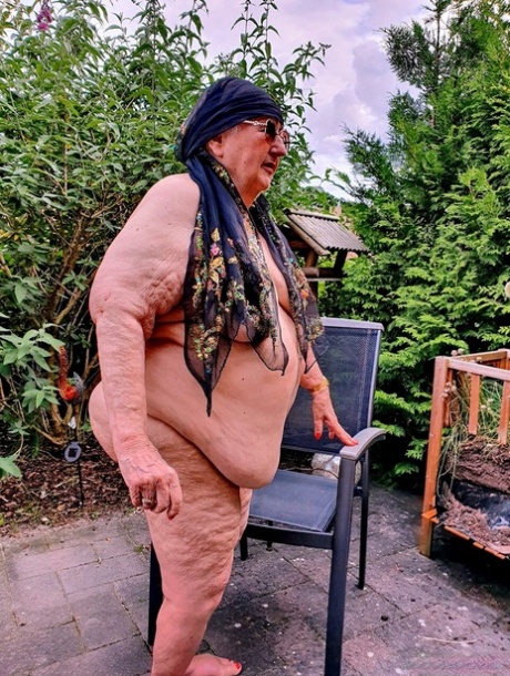 wrinkled granny beautiful naked photo