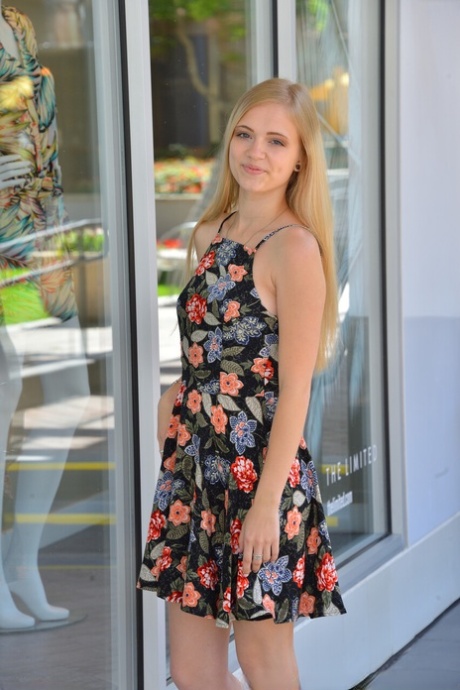 blondt skjørt naken perfekt img