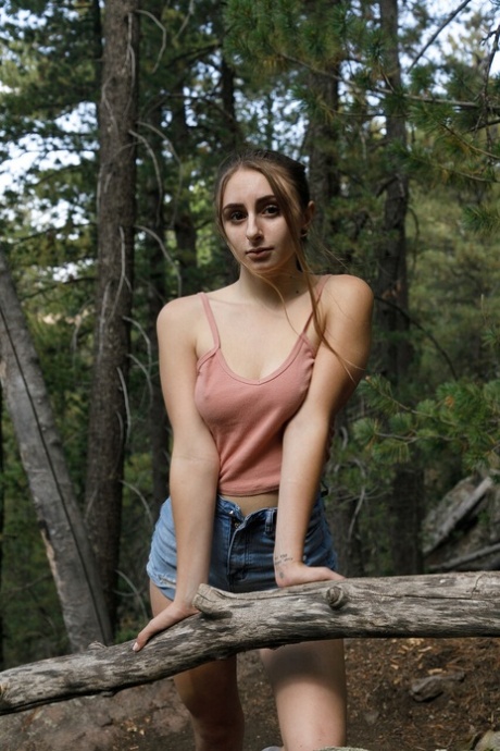 amateur outdoor free naked images